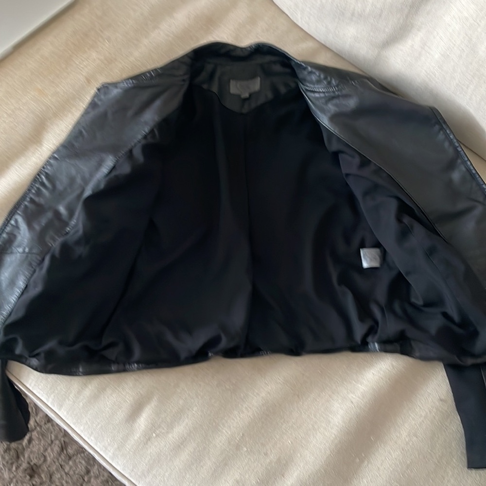 Leather jacket - Picture 3 of 5